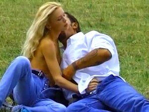 Es im Bum im Gras nehmen - Telsev