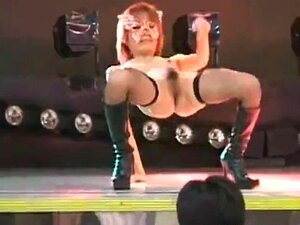 CMNF Tokyo Night Club, CMNF Tokyo Night Club (englisch)