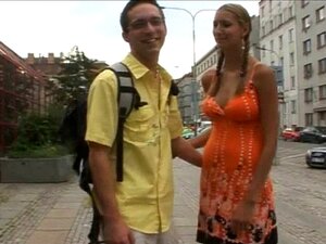 Atemberaubender Sex für eine heiße Schlampe. Diese Art von geiler