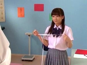 Schulmädchen Yuri Shinomiya