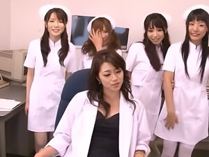 Perfekter Krankenschwester-Porno vor der Kamera. Asiatische